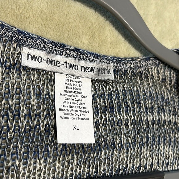 Sweater - Picture 2 of 4